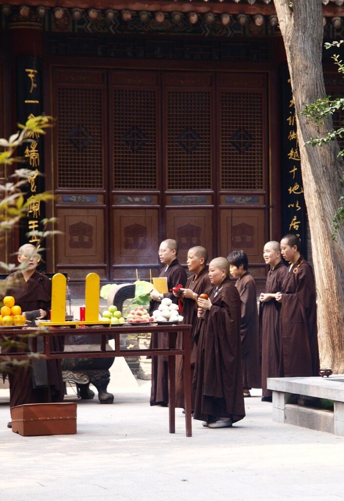 bhikkhuni